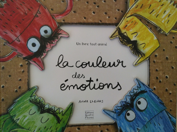 couverture du livre. Un monstre de chaque couleur. Rouge, jaune, vert et bleu